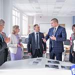 «Акрон» поможет новгородским школам быть современнее