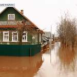 Видео: ситуация в подтопленном Крестецком районе остаётся острой