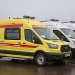 В Новгородской области районные больницы получили новые передвижные медкомплексы и транспорт