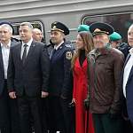 Поезд «Таврия» с новгородцами на борту в Севастополе встречали овациями
