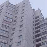 В Великом Новгороде выясняется причина смерти мужчины, упавшего с крыши 16-этажного дома