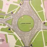 Как правильно ездить по «кольцу» площади Строителей в Великом Новгороде