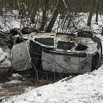 В Чудовском районе скорость и снег стали причиной автокатастрофы