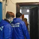 В Великом Новгороде волонтёрский центр «Единой России» доставил продукты пожилым людям