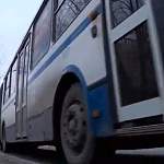 Пожилая новгородка получила ушибы из-за падения в городском автобусе