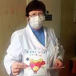 Жители Парфинского района поддержали медиков эксклюзивными открытками с добрыми словами