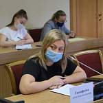Анна Тимофеева попросила губернатора продлить выплаты ряду категорий медработников