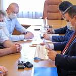На личном приёме жители Новгородского района говорили с Андреем Никитиным о медпомощи и дорогах