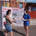 Новгородские «Волонтёры Конституции» продолжают информировать граждан