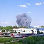 Фото: пожар на территории новгородского завода «Алкон»