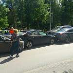 В центре Великого Новгорода столкнулись четыре автомобиля