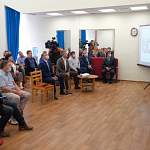 Андрей Никитин обсудил с жителями Боровичей проекты в образовании и ремонт дорог