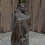 В Новгородской области установлена скульптура «Скорбящая мать» на месте массовых убийств мирных жителей гитлеровцами