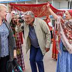 В Великий Новгород прибыли сто туристов на теплоходе «Александр Грин»