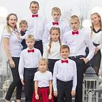 Многодетная семья из Великого Новгорода победила во Всероссийском конкурсе