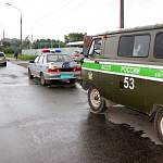 В Великом Новгороде должник по алиментам прятал свой автомобиль на стоянке у суда