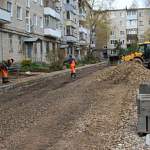 До 1 ноября завершится благоустройство дворов на двух улицах Великого Новгорода