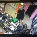Жажда алкоголя довела новгородца до разбойного нападения на магазин