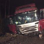 В Новгородском районе 22-летний водитель погиб из-за столкновения с грузовиком