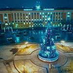 На Софийской площади зажгли огни на главной новгородской ёлке