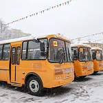 Новгородская область получила 14 новых школьных автобусов для 11 районов