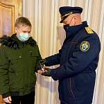 Студенту Санкт-Петербургской академии СК России вручили ключи от квартиры в Великом Новгороде