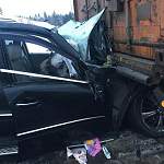 В ДТП с грузовиком на новгородском участке М-11 пострадали четыре человека
