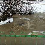 В Великом Новгороде для устранения протечки канализации временно демонтируют памятник Коровникову