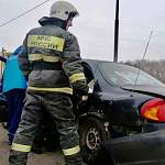 Спасатели помогли пострадавшим в серьёзном ДТП на Колмовской набережной