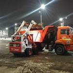 В Великом Новгороде продолжаются работы по уборке снега