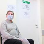 В Новгородской области начали прививать от коронавируса пожилых людей