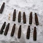 «Чёрный копатель» из Холма устроил склад осколочно-фугасных снарядов в хозпостройке