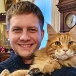 Борис Корчевников сфотографировался с популярным котом псковского митрополита Тихона Шевкунова