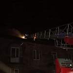 На ночном пожаре в Пестове спасатели эвакуировали 10 человек
