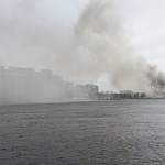 В Санкт-Петербурге продолжают тушить пожар в старинном здании «Невской мануфактуры»