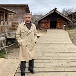 Актёр Леонид Каневский посетил «Усадьбу средневекового рушанина» в Старой Руссе