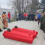 В деревне Белый Бор Демянского района захоронили 33 красноармейцев