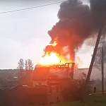 В Крестцах сгорел дом от удара молнии