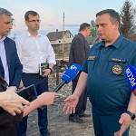 Андрей Никитин рассказал о мерах поддержки пострадавших от пожара в деревне Перелучи