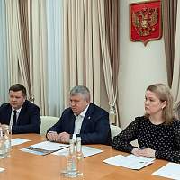 Александр Дронов и Валерий Фальков обсудили будущее Новгородского университета Александр Дронов и Валерий Фальков обсудили будущее Новгородского университета