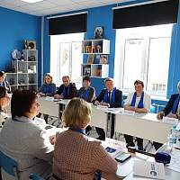 Александр Дронов встретился с депутатами Марёвского округа