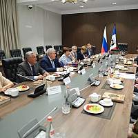 Александр Дронов встретился с Почётными гражданами Новгородской области