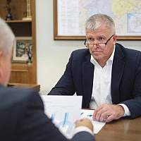 Александра Лыжова переизбрали на должность главы Волотовского округа