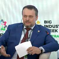 Андрей Никитин рассказал в Узбекистане о новгородских достижениях