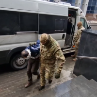 Четверо подозреваемых в совершении теракта в «Крокус сити холле» доставлены в Следком РФ