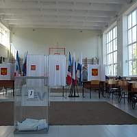 Главы округов Новгородской области голосуют на выборах главы региона