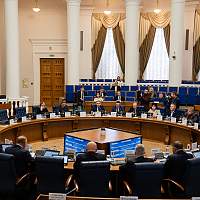 Инициатива о поддержке детей-сирот вновь направлена на федеральный уровень