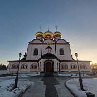 Митрополит Лев совершил Литургию и великое освящение воды в Иверском монастыре