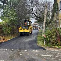 На четырёх дорогах Великого Новгорода обновили верхний слой асфальта