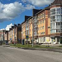 На Луговой в Великом Новгороде снимают старый асфальт На Луговой в Великом Новгороде снимают старый асфальт